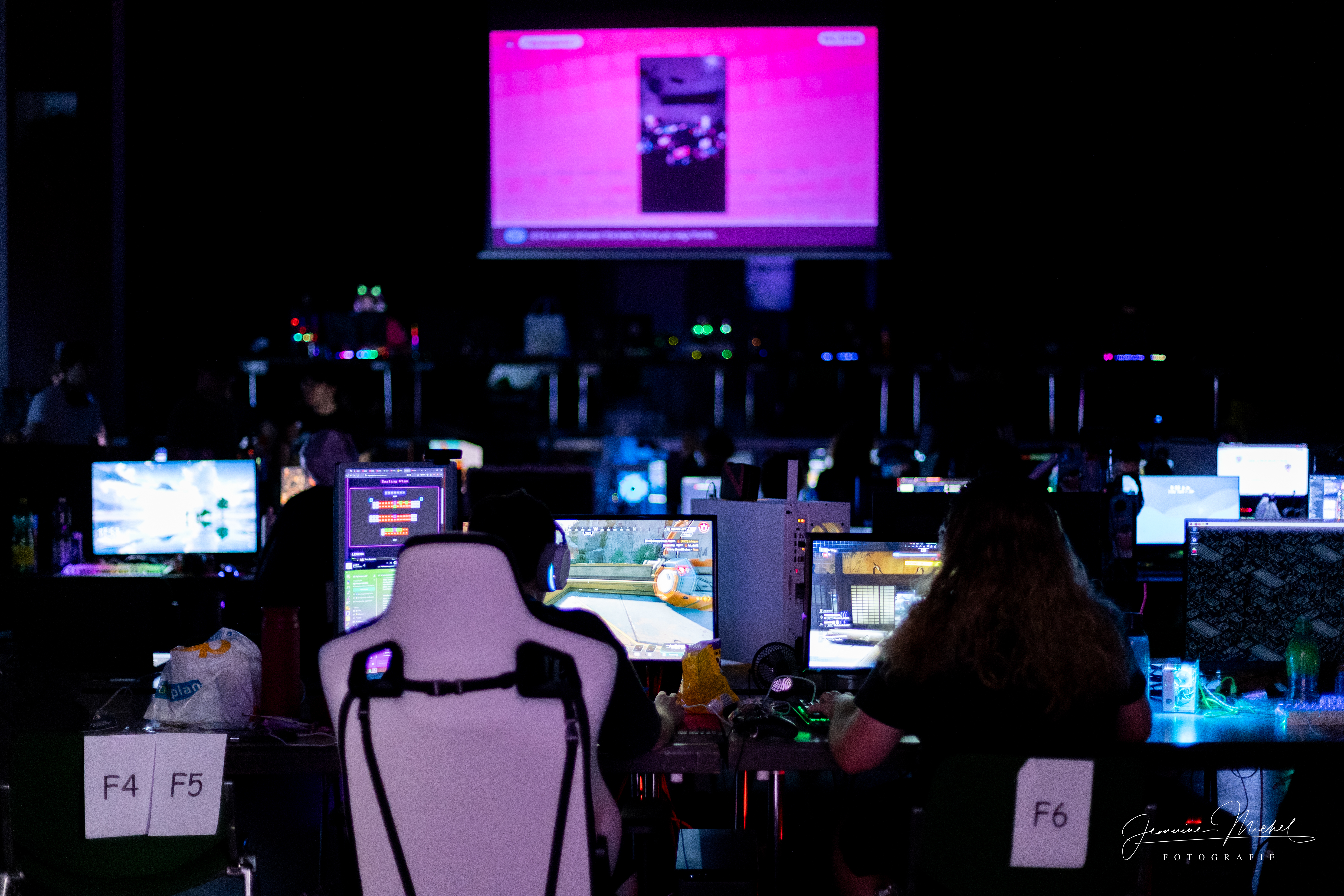 LAN Photo